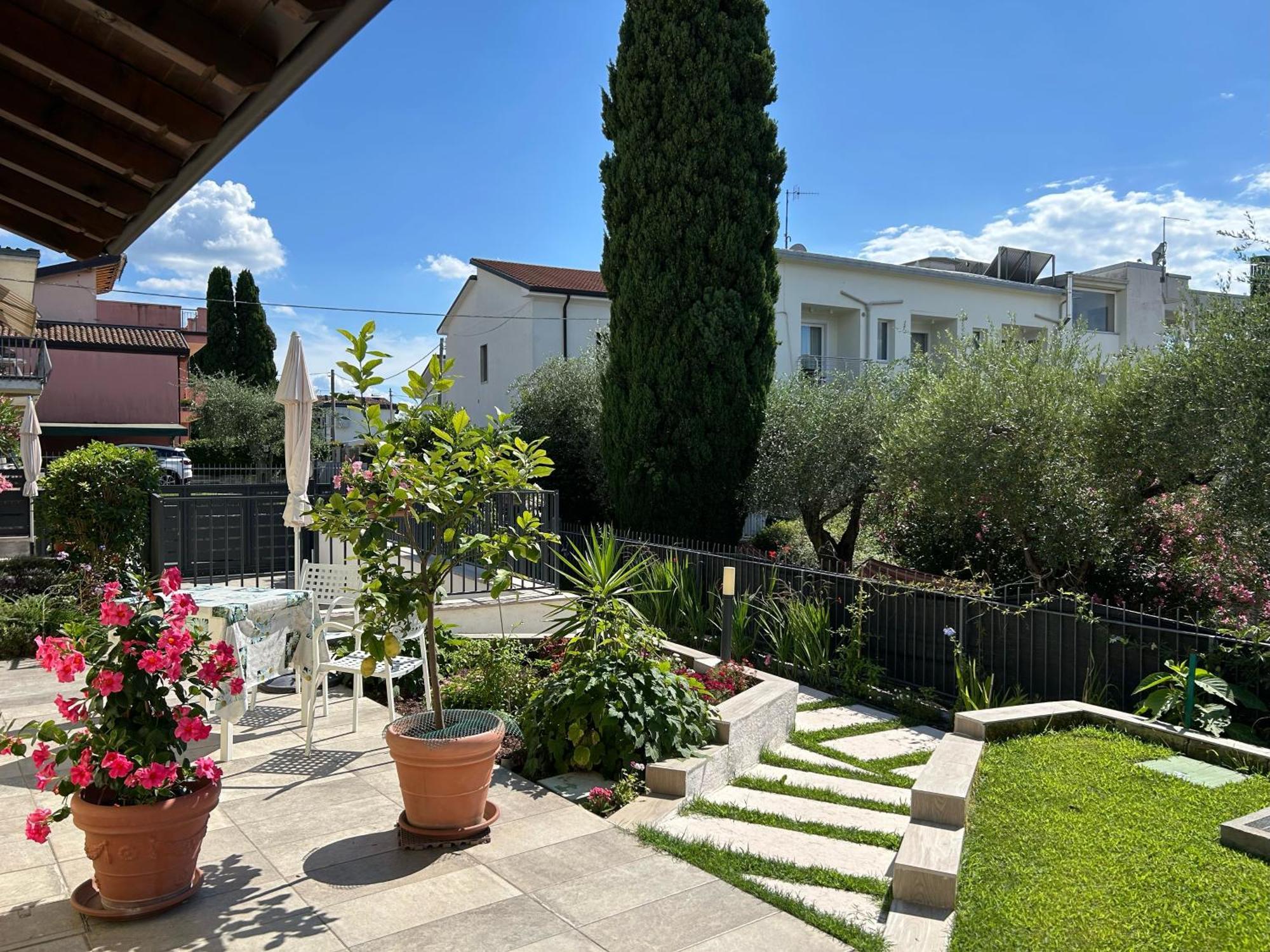 Appartamenti Rossini Bardolino Esterno foto